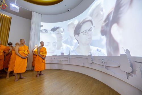 ภาพ No.103712:พิธีเปิดห้องนิทรรศการเพื่อสันติภาพโลก World Peace Lies Within ONE MAN'S VISION   วาระอายุวัฒนมงคล 83 ปี หลวงพ่อทัตตชีโว ณ ชั้น 2 อาคาร 100 ปี คุณยายอาจารย์ฯ วัดพระธรรมกาย วันพฤหัสบดีที่ 21 ธันวาคม พ.ศ. 2566