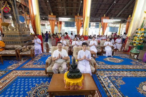 ภาพ No.175692:พิธีทอดกฐิน วัดตะเคียนทอง จ.สุพรรณบุรี ในโครงการกฐินสามัคคีทั่วไทย 30,000 วัด บูชาธรรม 80 ปี หลวงพ่อธัมมชโย โดยคณะศิษยานุศิษย์วัดพระธรรมกาย วันที่ 9 พฤศจิกายน พ.ศ. 2567