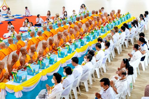 ภาพ No.87080:พิธีทักษิณานุปทานแด่บรรพชนตระกูลผ่องสวัสดิ์ และหมู่ญาติที่ล่วงลับไปแล้ว ณ มหาเจดีย์ทัตตชีโว ศูนย์อบรมเยาวชนกาญจนบุรี วันที่ 31 สิงหาคม พ.ศ. 2566