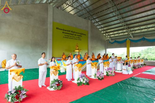 ภาพ No.164720:พิธีทอดกฐิน ณ ธุดงคสถานเขาย้อย เพชรบุรี สร้างอาคารปฏิบัติธรรม พระมงคลเทพมุนี(สด จนฺทสโร) ตำบลสระพัง อำเภอเขาย้อย จังหวัดเพชรบุรี วันอาทิตย์ ที่ 20 ตุลาคม พ.ศ. 2567