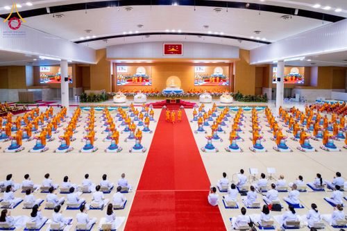 ภาพ No.215691:วันอาทิตย์ต้นเดือนที่ 6 เมษายน พ.ศ. 2568 พิธีทอดผ้าป่าสมทบ เพื่องานถวายมหาสังฆทาน 40,000 กว่าวัดทั่วประเทศ ณ สภาธรรมกายสากล วัดพระธรรมกาย