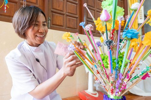 ภาพ No.196811:พิธีทอดผ้าป่าทำนุบำรุงศาสนสถาน ณ วัดโพธิ์เอน ต.บางขุนกอง อ.บางกรวย จ.นนทบุรี ในโครงการธรรมยาตรา กตัญญูบูชา มหาปูชนียาจารย์ พระมงคลเทพมุนี(สด จนฺทสโร) พระผู้ปราบมาร อนุสรณ์สถาน 7 แห่ง ปีที่ 13 วันที่ 17 มกราคม พ.ศ. 2568