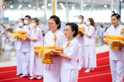 ภาพ No.99772:พิธีทอดผ้าป่า ต้นสมบัติจักรพรรดิ ในวันอาทิตย์ที่ 3 ธันวาคม พ.ศ. 2566 ณ สภาธรรมกายสากล วัดพระธรรมกาย จ.ปทุมธานี