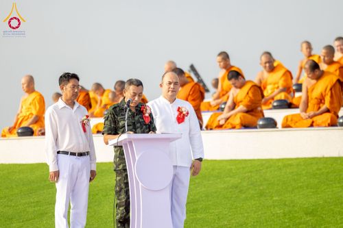 ภาพ No.230138:วันเสาร์ที่ 28 มิถุนายน พ.ศ. 2568 พิธีถวายสังฆทาน 323 วัด 4 จังหวัดชายแดนใต้ ปีที่ 21 ครั้งที่ 178 พิธีมอบกองทุนหนุนแรงใจช่วยครูใต้ ปีที่ 18 ครั้งที่ 142 ณ ศูนย์อบรมเยาวชนจังหวัดปัตตานี