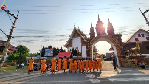 ภาพ No.61771:Photo Story พะเยาสว่างแล้ว กิจวัตรสามเณร โครงการบรรพชาสามเณร ฟื้นฟูพระพุทธศาสนาทั่วไทย  ณ ศูนย์ส่งเสริมศีลธรรมจังหวัดพะเยา โบราณสถานพระธาตุจอมทอง ต.บ้านต๋อม อ.เมือง จ.พะเยา