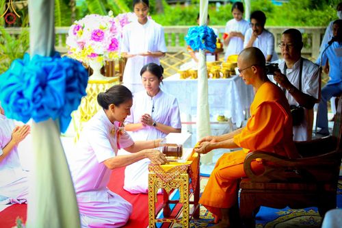 ภาพ No.140431:พิธีตอกเสาเข็มเป็นปฐมฤกษ์ เพื่อสร้างกุฎิและหอสวดมนต์ และพิธีทอดผ้าป่าบำรุงวัด ณ วัดกลางธนรินทร์ ต.บ้านแป้ง อ.พรหมบุรี จ.สิงห์บุรี วันอาทิตย์ที่ 9 มิถุนายน พ.ศ.2567