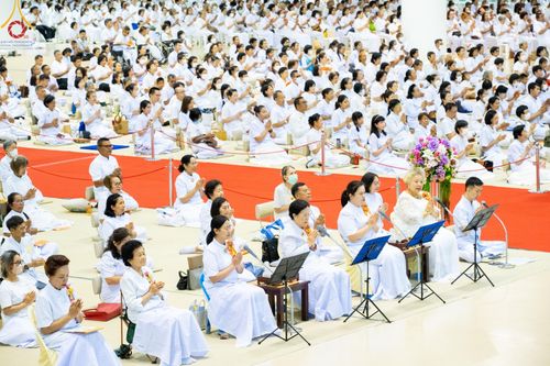 ภาพ No.139741:พิธีมุทิตาพระมหาอุปสมบทอุทิศชีวิต วันอาทิตย์ต้นเดือนที่ 2 มิถุนายน พ.ศ. 2567 ณ ห้องแก้วสารพัดนึก 1 วัดพระธรรมกาย