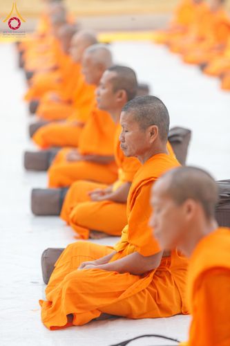 ภาพ No.191671:พระธรรมยาตราปฏิบัติธรรม และถ่ายภาพหมู่ประวัติศาสตร์ ณ อนุสรณ์สถานคลองบางนางแท่น อ.สามพราน จ.นครปฐม ในโครงการธรรมยาตรา กตัญญูบูชา มหาปูชนียาจารย์ พระมงคลเทพมุนี(สด จนฺทสโร) พระผู้ปราบมาร อนุสรณ์สถาน 7 แห่ง ปีที่ 13 วันที่ 8 มกราคม พ.ศ. 2568