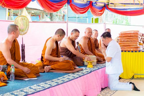 ภาพ No.271810:วันที่ 3 พฤศจิกายน พ.ศ. 2568 พิธีทอดกฐินสามัคคีทั่วไทย ณ วัดป่าพนังสลักได อ.หนองบัวแดง จ.ชัยภูมิ โดยคณะศิษยานุศิษย์ บูชาธรรม 81 ปี หลวงพ่อธัมมชโย