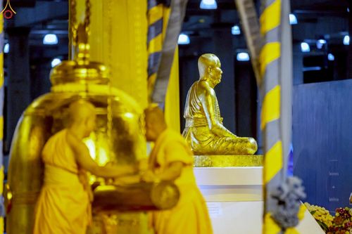 ภาพ No.244389:วันที่ 7 กันยายน พ.ศ. 2568 พิธีฉลองชัยสวดมนต์บทธัมมจักกัปปวัตตนสูตร 7,681,108,108 จบ ณ มหารัตนวิหารคด วัดพระธรรมกาย