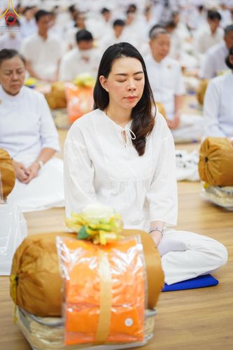 ภาพ No.180797:พิธีถวายภัตตาหารเมนูสวรรค์ และพิธีถวายอุปกรณ์กันหนาว แด่คณะพระภิกษุสามเณรวัดพระธรรมกาย วันอาทิตย์ที่ 8 ธันวาคม พ.ศ.2567 ณ สภาธรรมกายสากล วัดพระธรรมกาย