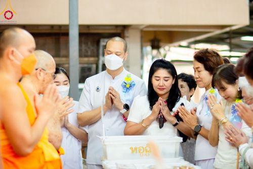 ภาพ No.115619:พิธีถวายภัตตาหารเป็นสังฆทาน แด่คณะพระธรรมยาตรา ปีที่ 12 วันที่ 20 มกราคม พ.ศ. 2567 ณ วัดโบสถ์(บน) บางคูเวียง จ.นนทบุรี