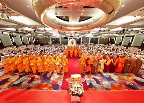 ภาพ No.271430:วันอาทิตย์ที่ 26 ตุลาคม พ.ศ. 2568 พิธีกล่าวสุนทรพจน์รวมสงฆ์ 3 นิกาย  ในวาระครบรอบ 30 ปีวัดพระธรรมกายไทเป