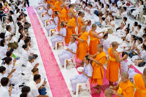 ภาพ No.230702:วันที่ 29 มิถุนายน พ.ศ.2568 พิธีตัดปอยผมและปลงผมนาคธรรมทายาท โครงการบรรพชาอุปสมบทหมู่ รุ่นเข้าพรรษา ณ วิหารคด วัดพระธรรมกาย