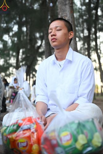 ภาพ No.190204:พิธีตักบาตรพระธรรมยาตรา ณ อนุสรณ์สถานลำดับที่ 1 สถานที่เกิดด้วยรูปกายเนื้อ อนุสรณ์สถานมหาวิหารพระมงคลเทพมุนี (โลตัสแลนด์) อ.สองพี่น้อง จ.สุพรรณบุรี ในโครงการธรรมยาตรา กตัญญูบูชา มหาปูชนียาจารย์ พระมงคลเทพมุนี(สด จนฺทสโร) พระผู้ปราบมาร อนุสรณ์สถาน 7 แห่ง 