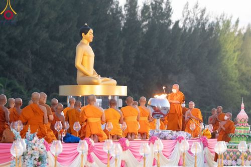 ภาพ No.97251:พิธีทอดผ้าป่า เพื่อสร้าง "ลานอเนกประสงค์พญานาค 4 ตระกูล" และพิธีจุดประทีปโคมลอย ลอยกระทง ถวายประทีปเป็นพุทธบูชา ณ พุทธอุทยานนานาชาติ จ.หนองคาย วันที่ 27 พฤศจิกายน พ.ศ. 2566