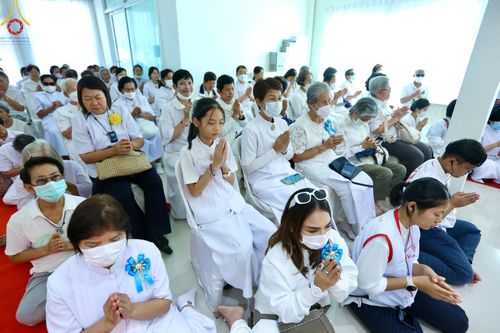 ภาพ No.107289:พิธีเจริญพระพุทธมนต์ ปฏิบัติธรรม มอบทุนการศึกษา ถวายสังฆทาน 140 วัด ณ ศุนย์ปฏิบัติธรรมพระมงคลเทพมุนี อ.สองพี่น้อง จ.สุพรรณบุรี วันเสาร์ที่ 6 มกราคม พ.ศ. 2567