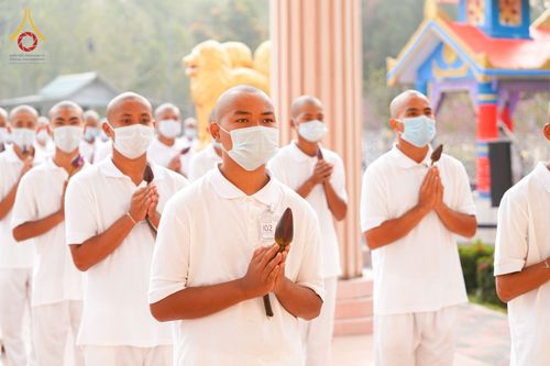 ภาพ No.75911:พิธีบรรพชาสามเณร ณ วัดปันชารี สันติปูร์ อรัญกฏิ เมืองคาร์กาชารี ประเทศบังกลาเทศ วันที่ 10 กุมภาพันธ์ พ.ศ. 2566