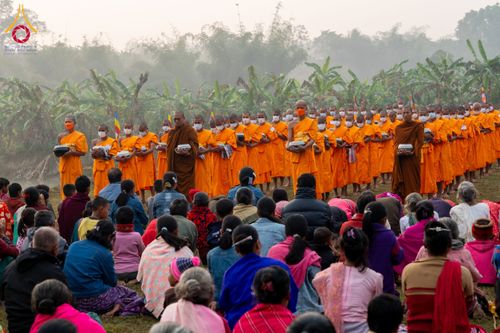 ภาพ No.130956:Photo Story ปฐมบรรพชาชาวพุทธมาร์มา Episode 4/5 วันที่ 13 กุมภาพันธ์พ.ศ. 2567 ณ วัดธัมจักร อรัญกุฏิ บังกลาเทศ