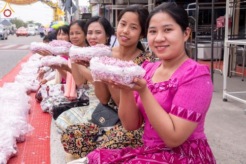 ภาพ No.119999:พิธีต้อนรับพระธรรมยาตรา ในโครงการธรรมยาตรา กตัญญูบูชา มหาปูชนียาจารย์ พระมงคลเทพมุนี(สด จนฺทสโร) พระผู้ปราบมาร อนุสรณ์สถาน 7 แห่ง ปีที่ 12 วันที่ 28 มกราคม พ.ศ. 2567 ณ วัดพระธรรมกาย จ.ปทุมธานี