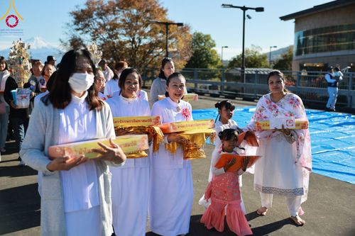 ภาพ No.95453:พิธีทอดกฐินบรมจักรพรรดิสร้างทุกสิ่ง วัดพระธรรมกายยามานาชิ ประเทศญี่ปุ่น วันอาทิตย์ที่ 19 พฤศจิกายน พ.ศ. 2566