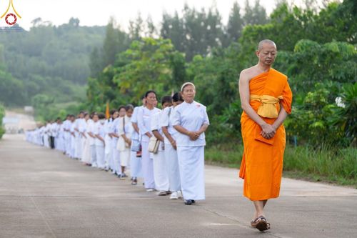 ภาพ No.155557:โครงการ อุบาสกแก้ว อุบาสิกาแก้ว รุ่นที่ 2 ตัวแทนทอดกฐินสามัคคีทั่วไทย 30,000 วัด บูชาธรรม 80 ปี หลวงพ่อธัมมชโย  ระหว่างวันที่ 13-15 กันยายน พ.ศ. 2567 ณ ธุดงคสถานชลบุรี