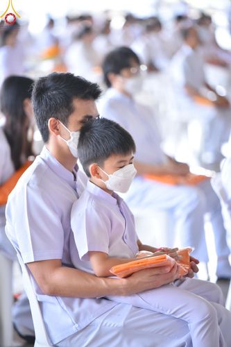 ภาพ No.131573:พิธีร่วมบุญบรรพชาสามเณร 5,000 รูป ณ บ้านแก้วเรือนทองคุณยาย สภาธรรมกายสากล วัดพระธรรมกาย วันเสาร์ที่ 23 มีนาคม พ.ศ. 2567