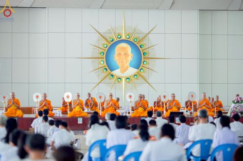 ภาพ No.213253:วันศุกร์ที่ 28 มีนาคม พ.ศ. 2568 (วันพระ แรม 15 ค่ำ เดือน 4) พิธีบุพเปตพลี ครั้งที่ 161 ร่วมอุทิศบุญแด่หมู่ญาติที่ล่วงลับไปแล้ว และสืบทอดอายุพระพุทธศาสนา ณ หอฉันคุณยายอาจารย์ฯ วัดพระธรรมกาย