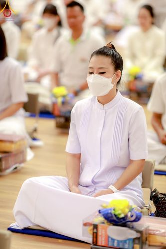 ภาพ No.145219:พิธีถวายผ้าอาบน้ำฝนและประทีปโคมไฟ ณ สภาธรรมกายสากล วัดพระธรรมกาย วันเสาร์ที่ 20 กรกฎาคม พ.ศ. 2567