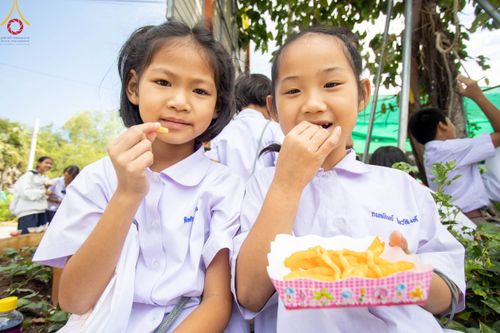 ภาพ No.104883:วันรวมพลังเด็กดี V-star ผู้นำฟื้นฟูศีลธรรมโลก จังหวัดกำแพงเพชร ณ ศูนย์ปฏิบัติธรรมกำแพงเพชร ในอุปถัมภ์พระพรหมวชิรปัญญาจารย์ วันที่ 22 ธันวาคม พ.ศ. 2566