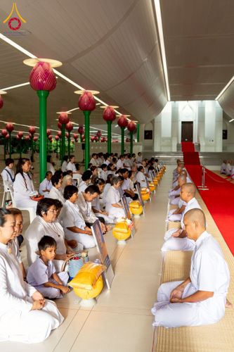 ภาพ No.244670:วันเสาร์ที่ 6 กันยายน พ.ศ. 2568 พิธีขอขมา-รับผ้าไตรของนาคธรรมทายาท โครงการอุปสมบทหมู่บูชาธรรมครบรอบ 108 ปี  วันครูผู้ค้นพบวิชชาธรรมกาย ณ โบสถ์พระไตรปิฎก วัดพระธรรมกาย