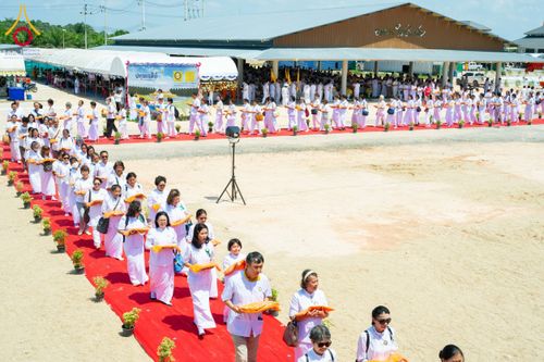 ภาพ No.211506:วันอาทิตย์ที่ 16 มีนาคม พ.ศ. 2568 พิธีทอดผ้าป่าฉลองปทุมเจดีย์ ณ ศูนย์อบรมเยาวชนปัตตานี