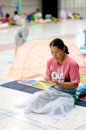 ภาพ No.235381:วันที่ 30-31 กรกฎาคม พ.ศ. 2568 วัดพระธรรมกาย มูลนิธิธรรมกาย ร่วมกับศูนย์ส่งเสริมศีลธรรมจังหวัดสุรินทร์ เปิดศูนย์พักพิงชั่วคราวเพื่อช่วยเหลือประชาชน ผู้อพยพจากเหตุปะทะกันตามแนวชายแดน ไทย-กัมพูชา ตั้งแต่วันที่ 24 กรกฎาคม พ.ศ.2568 เป็นต้นไป