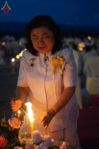 ภาพ No.162255:พิธีจุดประทีปโคมลาน ถวายเป็นพุทธบูชา สร้างความสว่างไสวให้กับแผ่นดินด้วยแสงธรรม วันพฤหัสบดีที่ 17 ตุลาคม พ.ศ. 2567 ณ พุทธอุทยานนานาชาติ จังหวัดหนองคาย