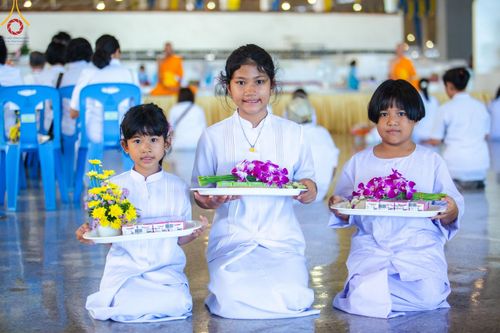 ภาพ No.151146:พิธีบูชาข้าวพระ ในวันอาทิตย์ต้นเดือน วันที่ 1 กันยายน พ.ศ. 2567 ณ สภาธรรมกายสากล วัดพระธรรมกาย