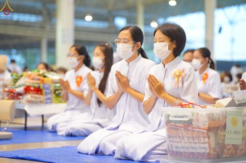 ภาพ No.75539:วัดพระธรรมกายจัด งานบุญวันอาทิตย์ต้นเดือน  มีกิจกรรมดังนี้ พิธีตักบาตร, พิธีบูชาข้าวพระ พระธรรมยาตรารับประกาศนียบัตร โครงการธรรมยาตราฯ ปีที่ 11 ในวันที่ 5 กุมภาพันธ์ พ.ศ. 2566 ณ วัดพระธรรมกาย อ.คลองหลวง จ.ปทุมธานี