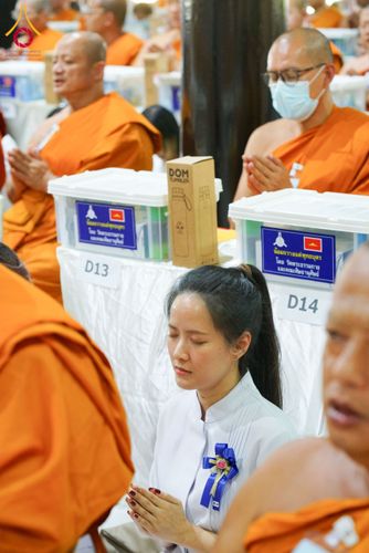 ภาพ No.202141:พิธีเจริญพระพุทธมนต์ ปฏิบัติธรรม มอบทุนการศึกษา ถวายสังฆทาน 108 วัด เพื่อถวายเป็นพุทธบูชา และขับเคลื่อนโครงการหมู่บ้านรักษาศีล 5 โดยคณะสงฆ์จังหวัดนครปฐม คณะศิษยานุศิษย์วัดพระธรรมกาย โครงการธรรมยาตรา ปีที่ 13 ณ วัดบางปลา อำเภอบางเลน จังหวัดนครปฐม