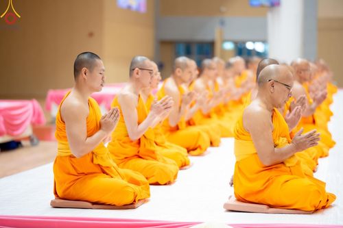 ภาพ No.136864:พิธีถวายหนังสือธรรมะ บาลี นักธรรม ทางก้าวหน้า ณ ห้องแก้วสารพัดนึก 2 วัดพระธรรมกาย วันเสาร์ที่ 11 พฤษภาคม พ.ศ. 2567