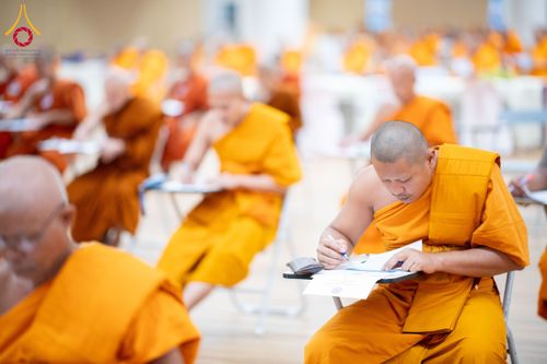 ภาพ No.177777:พิธีสอบธรรมสนามหลวง นักธรรมชั้นโท-เอก  ระหว่างวันที่ 17-20 พฤศจิกายน พ.ศ. 2567 ณ สนามสอบวัดพระธรรมกาย ปทุมธานี