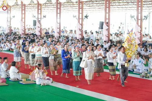 ภาพ No.172467:พิธีทอดกฐินเพื่อสร้าง "ลานเอนกประสงค์พญานาค 4 ตระกูล" วันที่ 15 พฤศจิกายน พ.ศ.2567 ณ พุทธอุทยานนานาชาติ อ.โพนพิสัย จ.หนองคาย