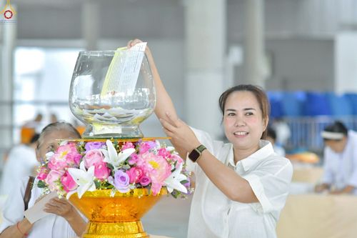 ภาพ No.247366:วันจันทร์ที่ 22 กันยายน พ.ศ. 2568 (วันพระ แรม 15 ค่ำ เดือน 10) พิธีบุพเปตพลี ครั้งที่ 170 ร่วมอุทิศบุญแด่หมู่ญาติที่ล่วงลับไปแล้ว และสืบทอดอายุพระพุทธศาสนา ณ หอฉันคุณยายอาจารย์ฯ วัดพระธรรมกาย