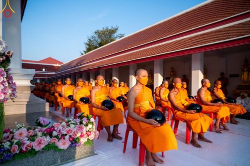 ภาพ No.112684:พิธีตักบาตรพระธรรมยาตราฯ ณ วัดสองพี่น้อง จ.สุพรรณบุรี วันที่ 15 มกราคม พ.ศ. 2567