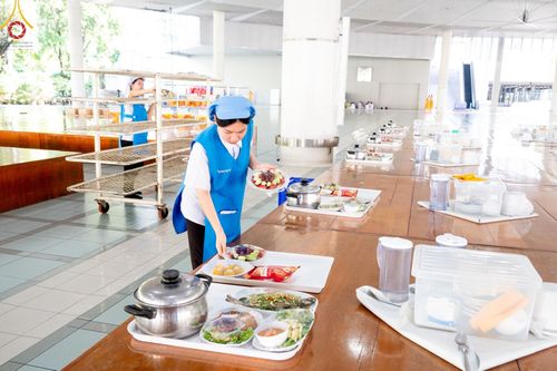 ภาพ No.184772:พิธีถวายภัตตาหารเมนูสวรรค์ "เพื่อการบรรลุธรรม" เนื่องในวาระอายุวัฒนมงคล 84 ปี หลวงพ่อทัตตชีโว วันเสาร์ที่ 21 ธันวาคม พ.ศ. 2567 ณ หอฉันคุณยายอาจารย์ฯ วัดพระธรรมกาย