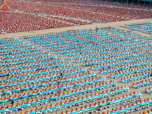 ภาพ No.219562:วันอังคารที่ 22 เมษายน พ.ศ. 2568 พิธีถวายมหาสังฆทานคณะสงฆ์ 40,000 กว่าวัดทั่วประเทศ เนื่องในวันคุ้มครองโลก ณ วัดพระธรรมกาย จ.ปทุมธานี