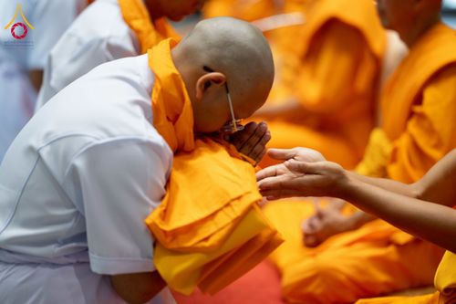 ภาพ No.244768:วันเสาร์ที่ 6 กันยายน พ.ศ. 2568 พิธีถวายบาตร บรรพชา อุปสมบทของนาคธรรมทายาท โครงการอุปสมบทหมู่บูชาธรรมครบรอบ 108 ปี  วันครูผู้ค้นพบวิชชาธรรมกาย ณ โบสถ์พระไตรปิฎก วัดพระธรรมกาย