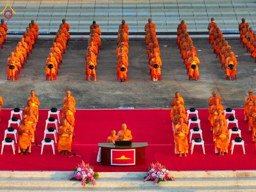 ภาพ No.187726:พิธีตักบาตรฉลองพระใหม่ ต้อนรับพุทธศักราช 2568 ณ ลานธรรมพระมหาธรรมกายเจดีย์ วัดพระธรรมกาย จ.ปทุมธานี วันที่ 1 มกราคม พ.ศ. 2568