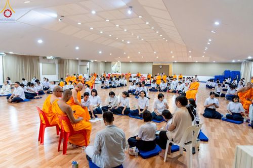 ภาพ No.214501:วันที่ 31 มีนาคม พ.ศ. 2568 ประชุมทีมงานการจัดถวายภัตตาหารพระ  เพื่องานวันถวายมหาสังฆทาน 40,000 กว่าวัด  วันคุ้มครองโลก ณ วัดพระธรรมกาย