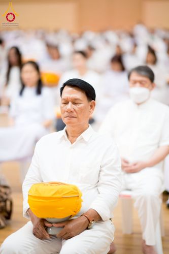 ภาพ No.270586:วันอาทิตย์ที่ 16 พฤศจิกายน พ.ศ. 2568 ถวายกองทุนโครงการอุปสมบทหมู่ 3,000 รูปทั่วไทย  รุ่นบูชาธรรมมหาปูชนียาจารย์ ณ ห้องแก้วสารพัดนึก 2 สภาธรรมกายสากล วัดพระธรรมกาย