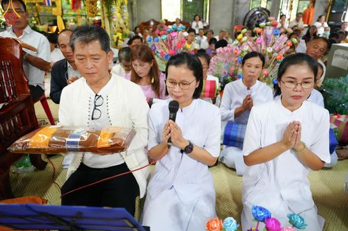 ภาพ No.170153:พิธีทอดกฐิน ณ วัดถ้ำสะแกทอง อ.หนองวัวซอ จ.อุดรธานี ในโครงการกฐินสามัคคีทั่วไทย 30,000 วัด บูชาธรรม 80 ปี หลวงพ่อธัมมชโย โดยคณะศิษยานุศิษย์วัดพระธรรมกาย วันที่ 27 ตุลาคม พ.ศ. 2567