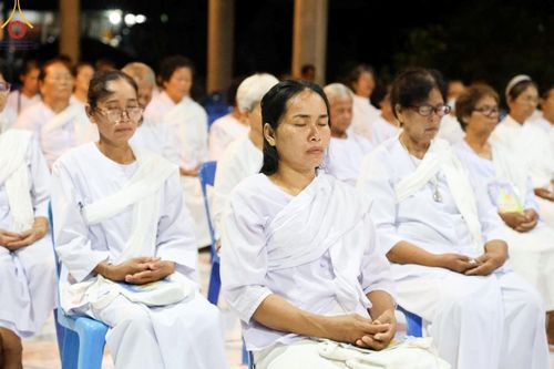 ภาพ No.153872:โครงการอบรมอุบาสก อุบาสิกาแก้ว รุ่นที่ 1 ผู้แทนทอดกฐินสามัคคี 30,000 วัดทั่วไทย ระหว่างวันที่ 6-8 กันยายน พ.ศ. 2567 ณ ศูนย์ปฏิบัติธรรมหนองบัวลำภู